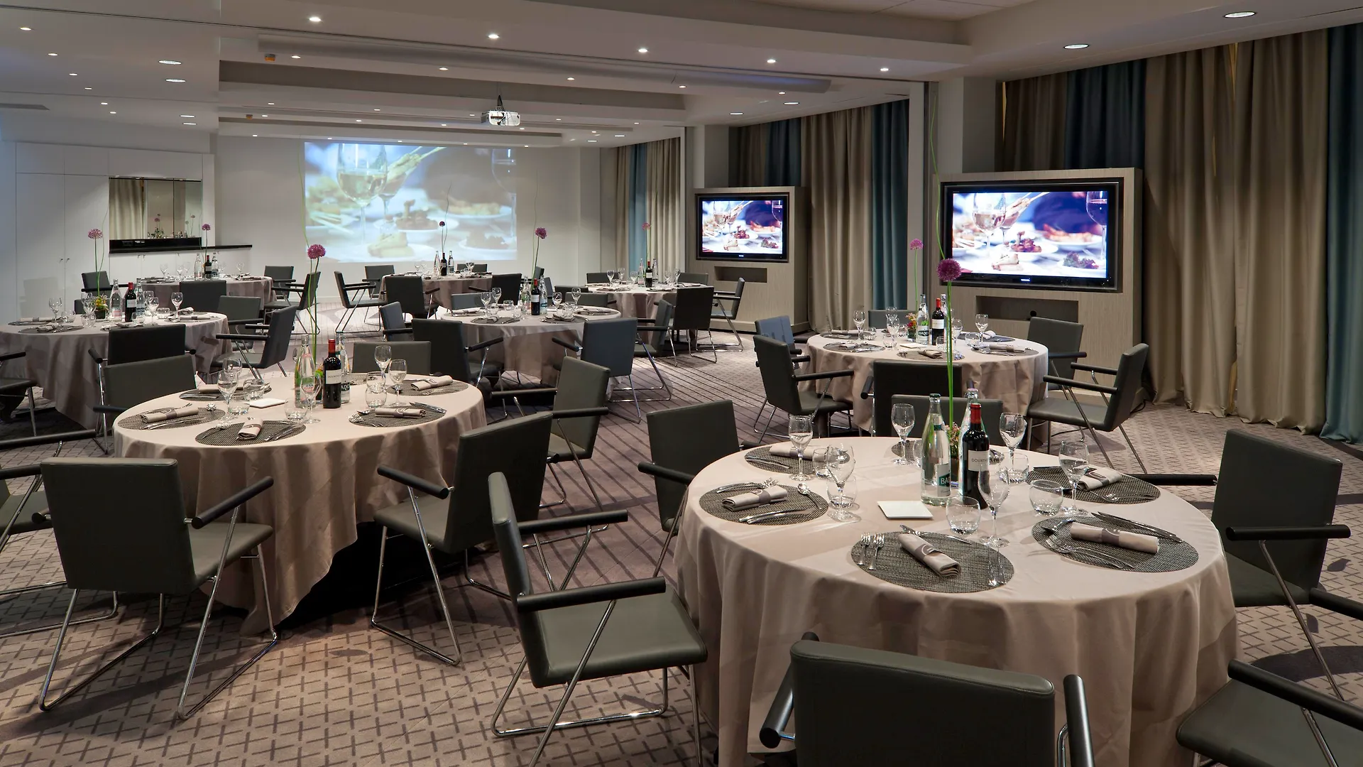 Firstname Toulouse Hotel