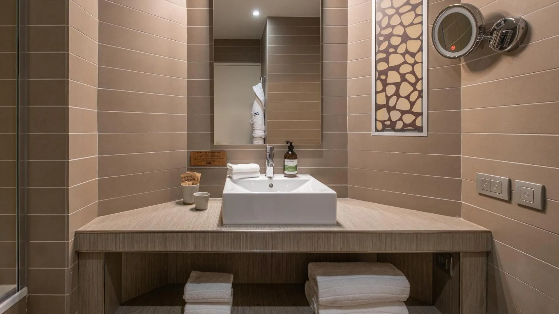 Firstname Toulouse Hotel