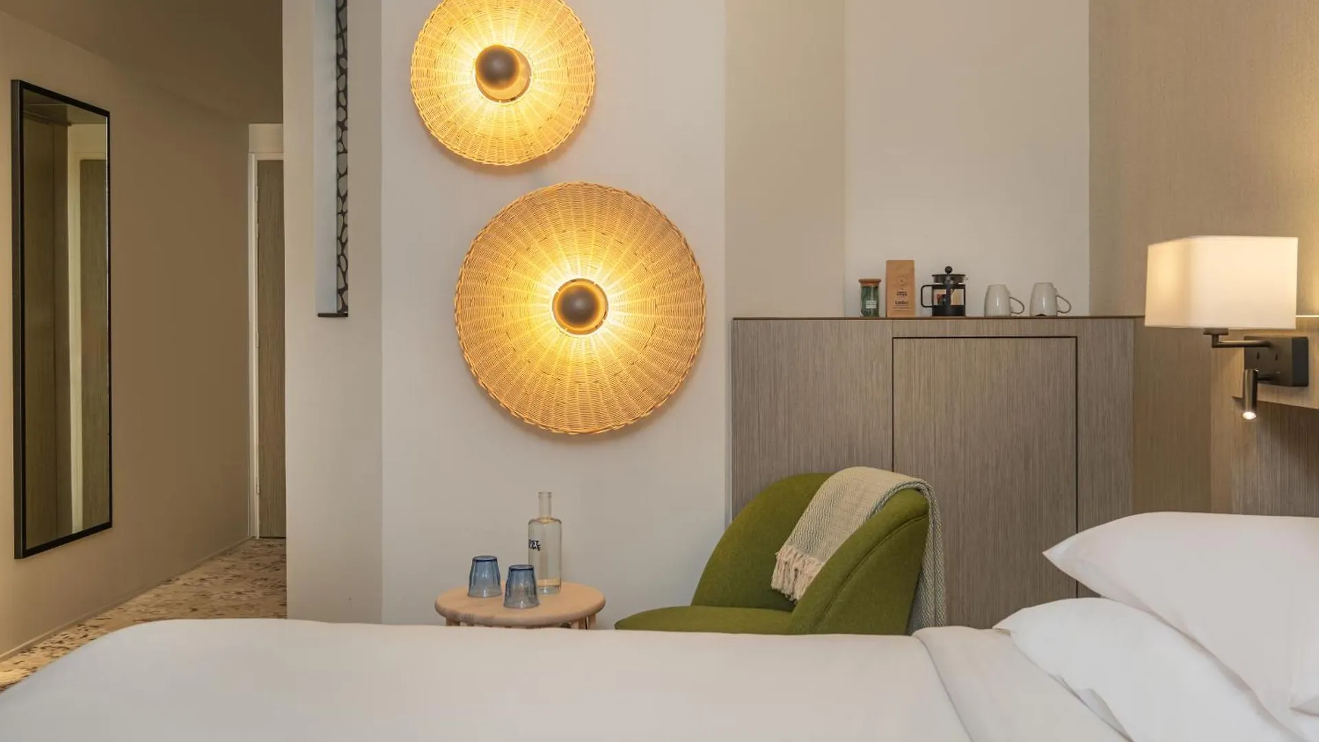 Firstname Toulouse Hotel